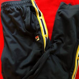 FILA X URBAN OUTFITTERS SNAPSWEATS